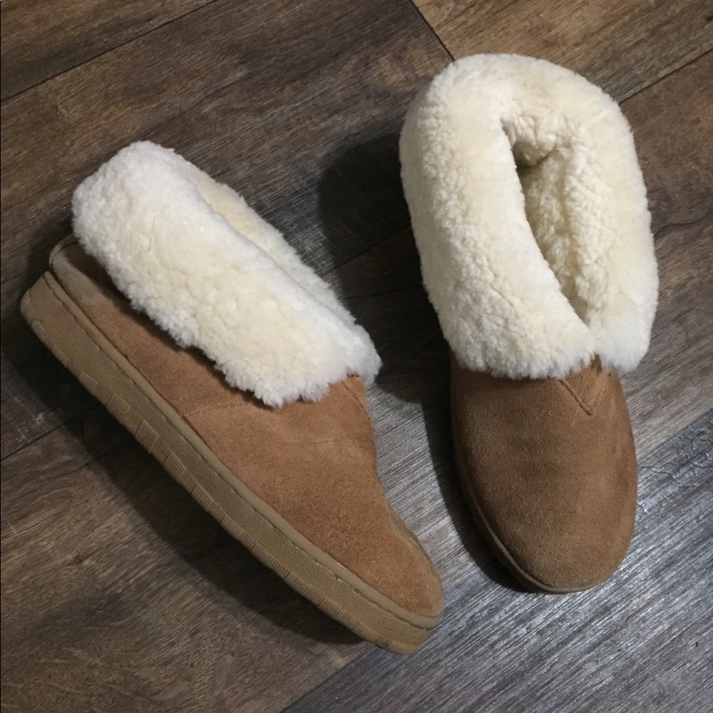 RJ’s fuzzies lambskin booties